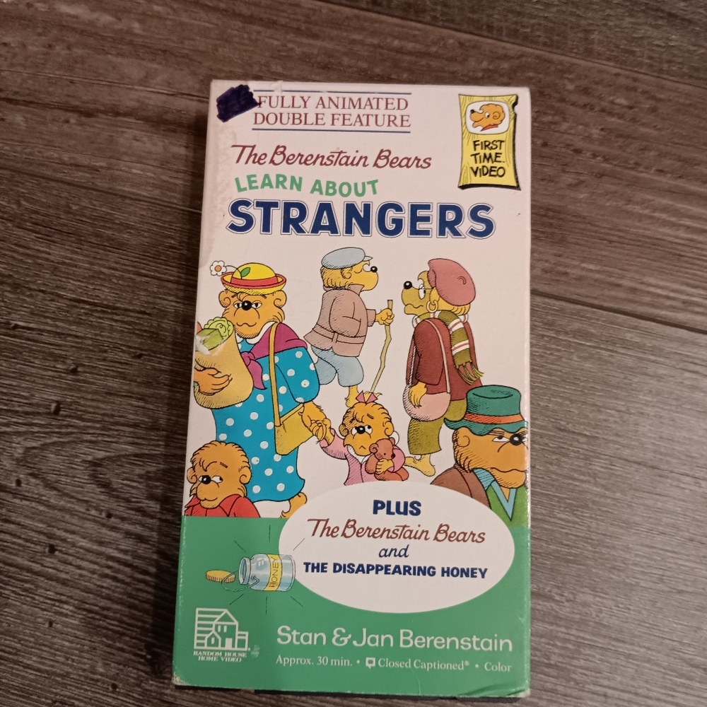 The Berenstain Bears Learn About Strangers VHS